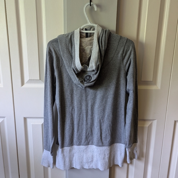 LULULEMON SCUBA ZIP-UP SIZE 8 - Picture 2 of 3